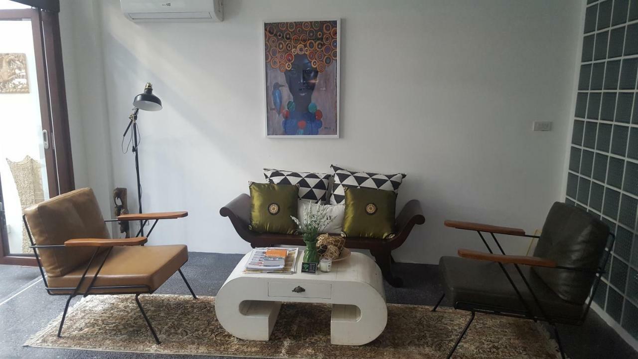 Haus Sathorn 21 Bed And Breakfast Μπανγκόκ Εξωτερικό φωτογραφία