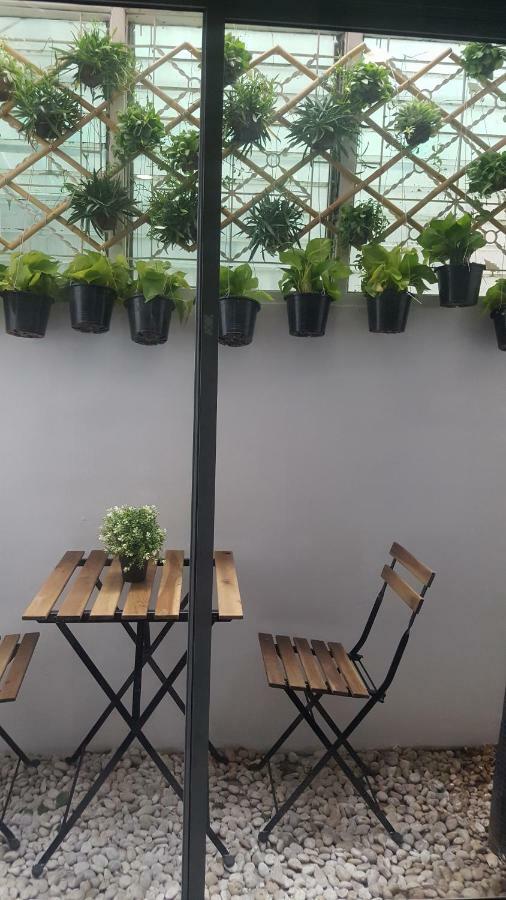Haus Sathorn 21 Bed And Breakfast Μπανγκόκ Εξωτερικό φωτογραφία