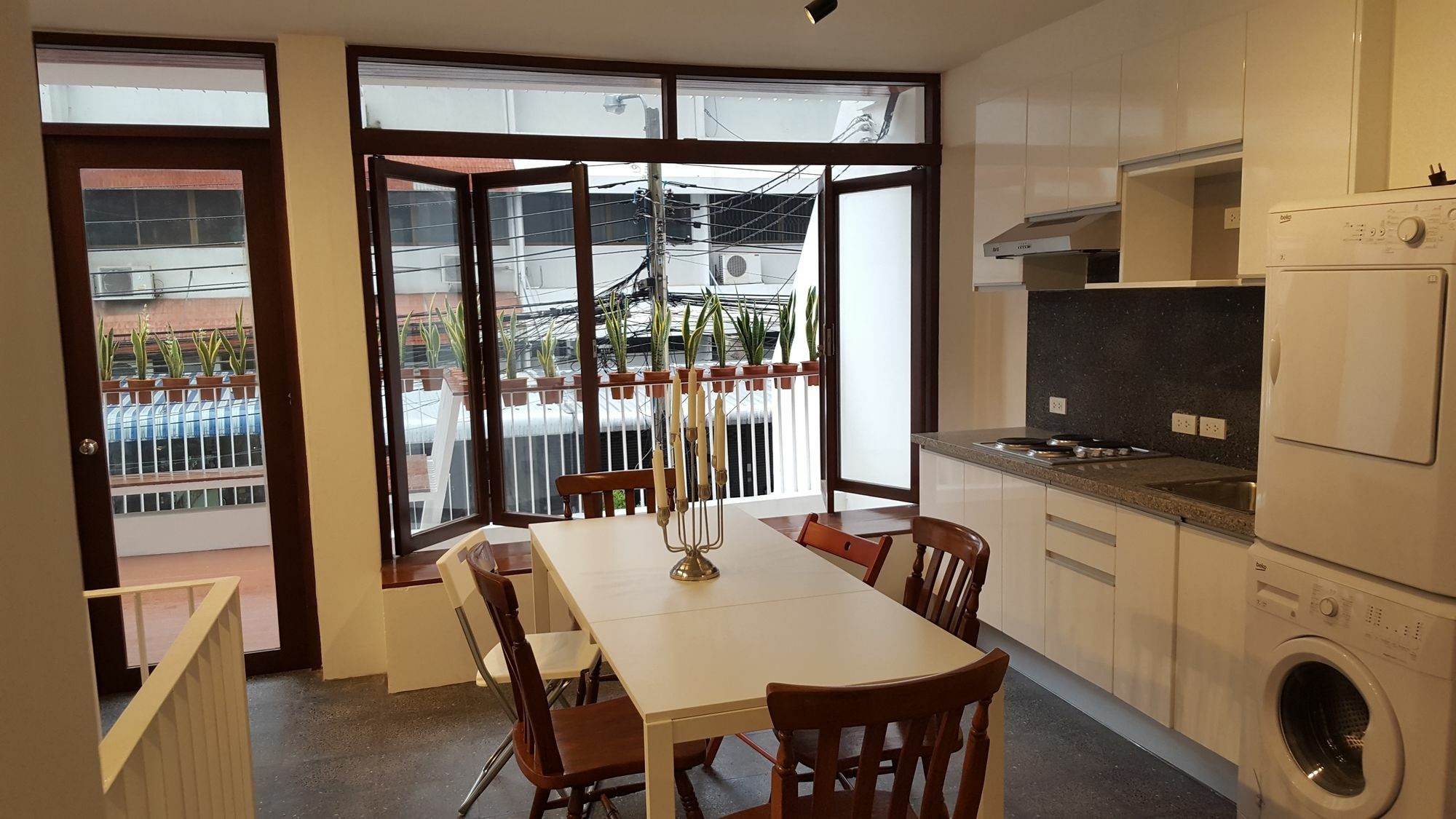 Haus Sathorn 21 Bed And Breakfast Μπανγκόκ Εξωτερικό φωτογραφία